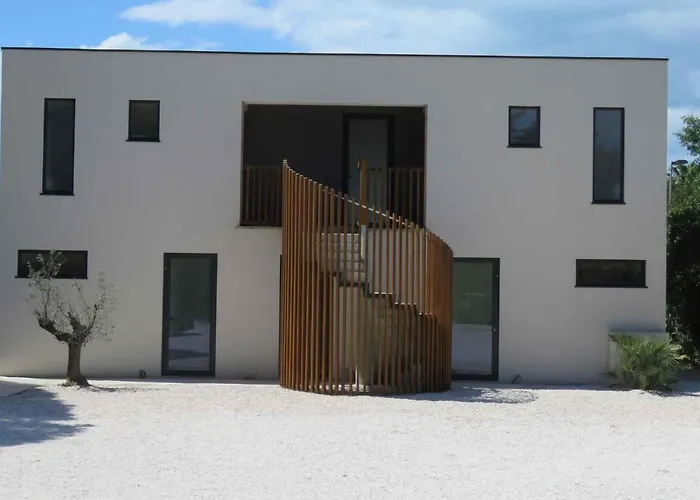 3 Pièces 4-6 Personnes, Clim, Terrasse Et Piscine * Agde